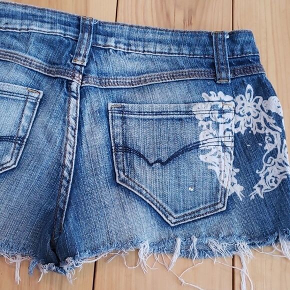 VANA DI EMBELLISHED CUT-OFF DENIM JEAN SHORTS - Picture 6 of 9